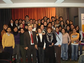 Visita de estudiantes de Farmacia al Colegio