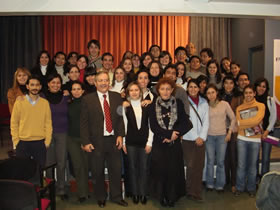 Visita de estudiantes de Farmacia al Colegio