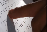 Solicitan que se incluya información de marca y vencimiento de los medicamentos en braille